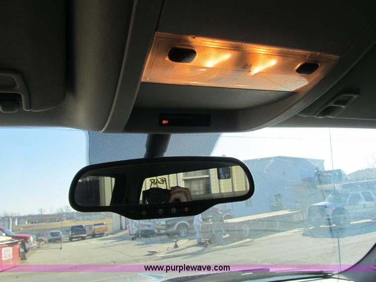 image for item F8983 2008 GMC Sierra 1500 Crew Cab pickup truck