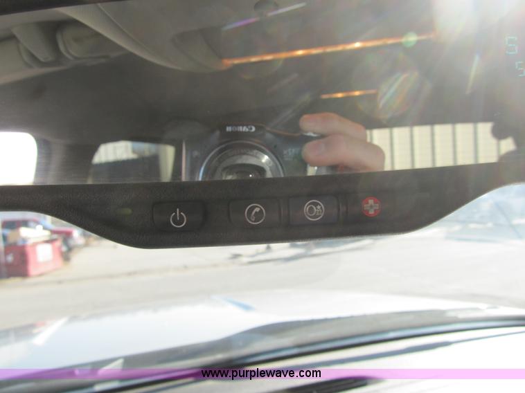 image for item F8983 2008 GMC Sierra 1500 Crew Cab pickup truck