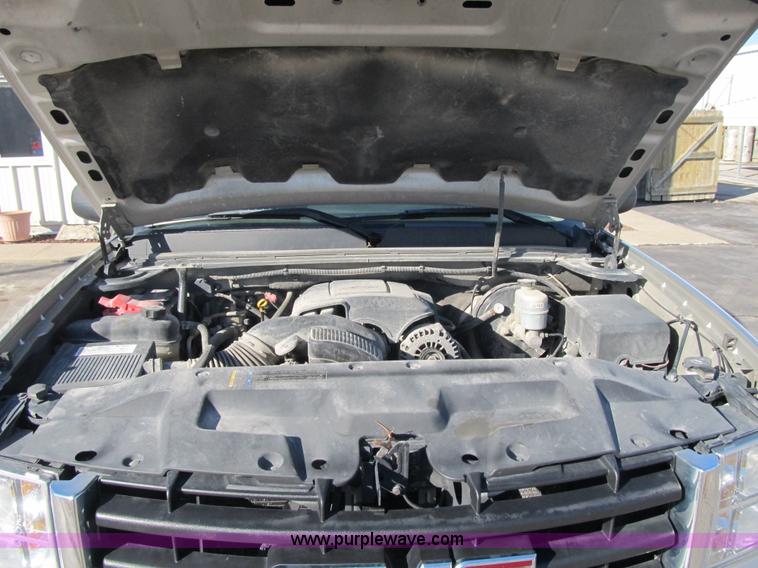 image for item F8983 2008 GMC Sierra 1500 Crew Cab pickup truck