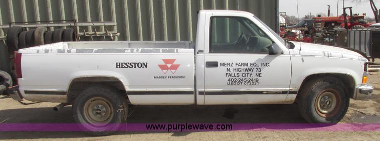 image for item G9765 1995 Chevrolet Cheyenne 2500 pickup truck