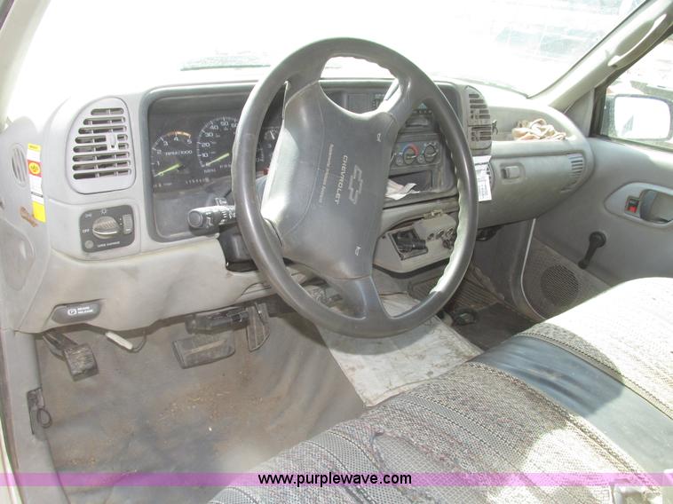 image for item G9765 1995 Chevrolet Cheyenne 2500 pickup truck