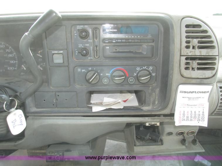 image for item G9765 1995 Chevrolet Cheyenne 2500 pickup truck