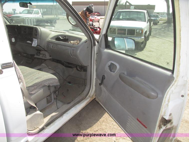 image for item G9765 1995 Chevrolet Cheyenne 2500 pickup truck