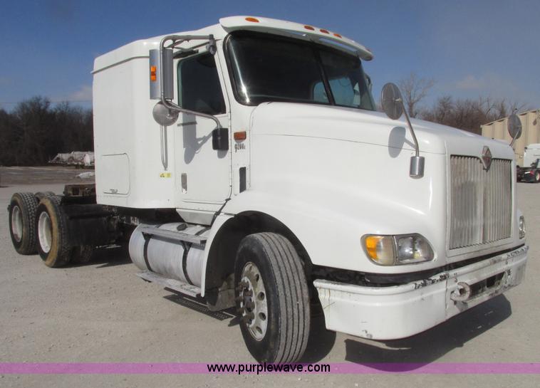 image for item G9768 2007 International 9200i semi truck