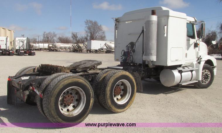 image for item G9768 2007 International 9200i semi truck