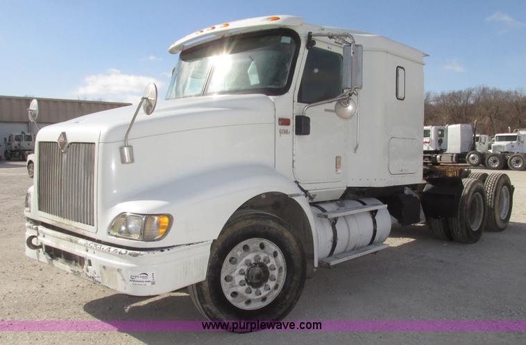 image for item G9768 2007 International 9200i semi truck