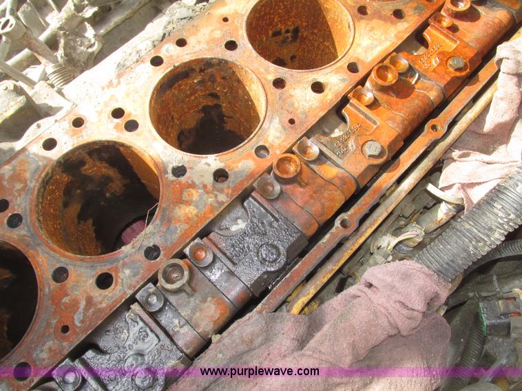 image for item G9768 2007 International 9200i semi truck