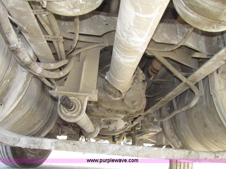 image for item G9768 2007 International 9200i semi truck