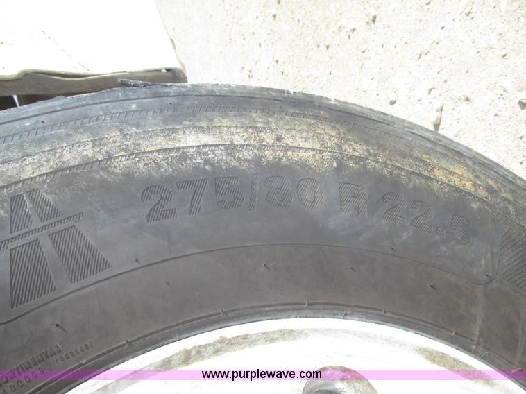 image for item G9768 2007 International 9200i semi truck