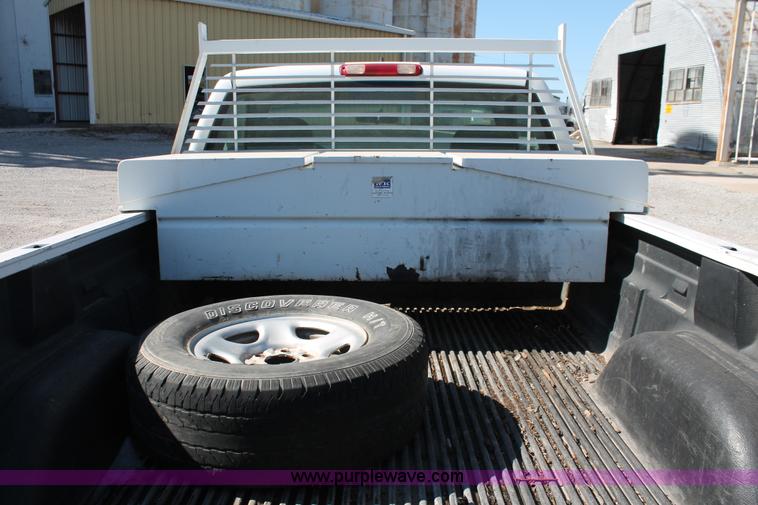 image for item H5912 2000 Chevrolet Silverado 1500 pickup truck