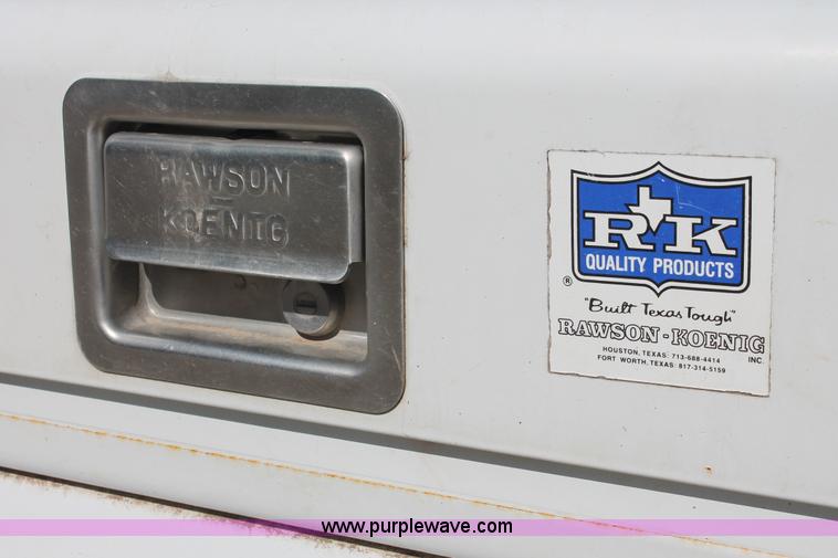 image for item H5912 2000 Chevrolet Silverado 1500 pickup truck