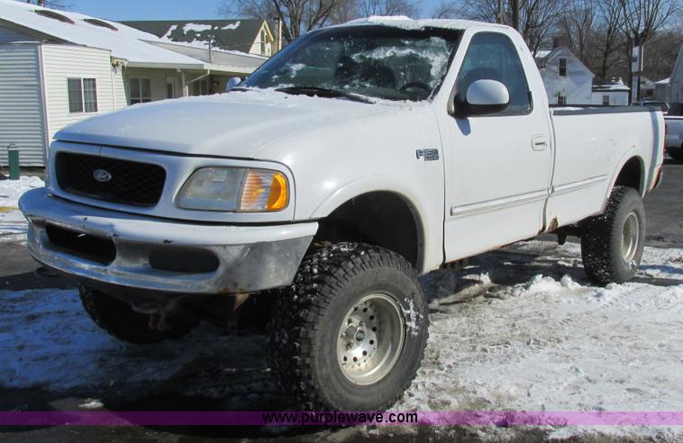 image for item H7571 1997 Ford F150 pickup truck