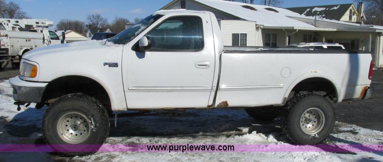 image for item H7571 1997 Ford F150 pickup truck
