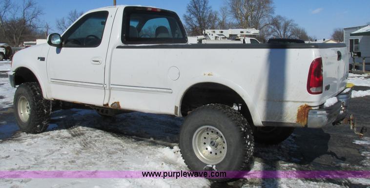 image for item H7571 1997 Ford F150 pickup truck