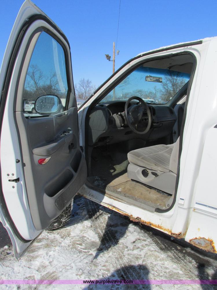 image for item H7571 1997 Ford F150 pickup truck