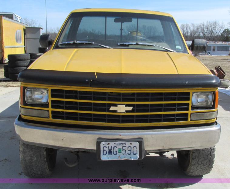 image for item I3087 1990 Chevrolet Cheyenne 2500 pickup truck
