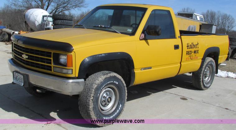 image for item I3087 1990 Chevrolet Cheyenne 2500 pickup truck