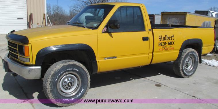 image for item I3087 1990 Chevrolet Cheyenne 2500 pickup truck