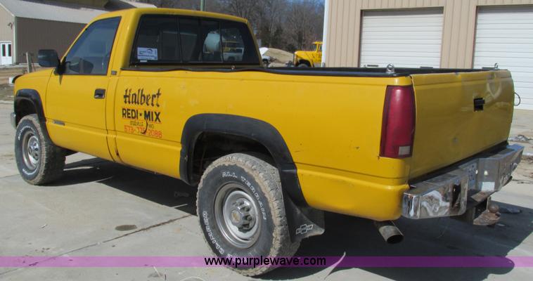image for item I3087 1990 Chevrolet Cheyenne 2500 pickup truck