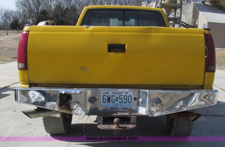 image for item I3087 1990 Chevrolet Cheyenne 2500 pickup truck