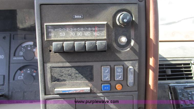 image for item I3087 1990 Chevrolet Cheyenne 2500 pickup truck