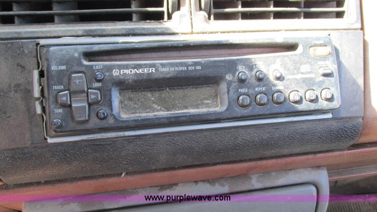 image for item I3087 1990 Chevrolet Cheyenne 2500 pickup truck