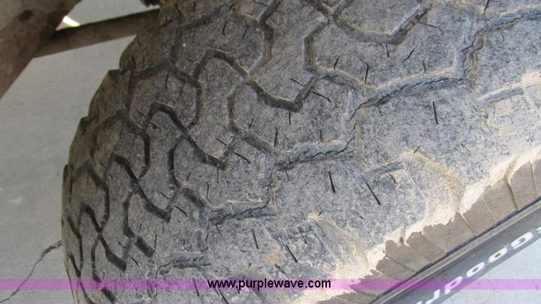 image for item I3087 1990 Chevrolet Cheyenne 2500 pickup truck