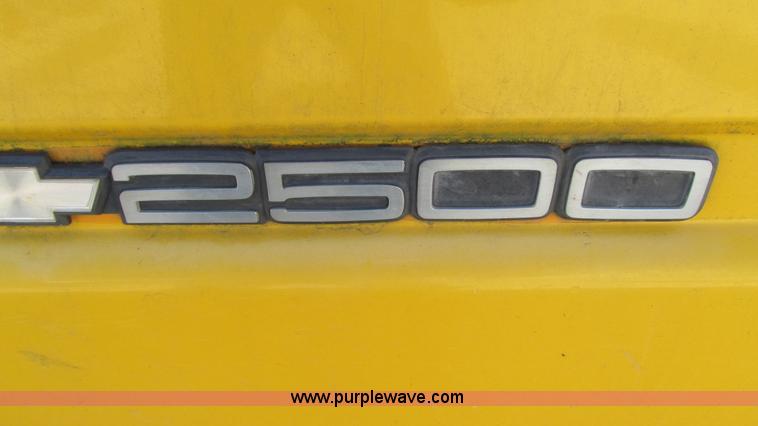 image for item I3087 1990 Chevrolet Cheyenne 2500 pickup truck