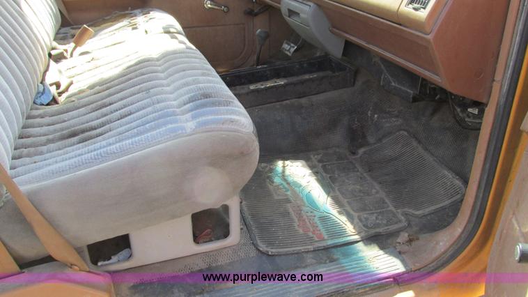 image for item I3087 1990 Chevrolet Cheyenne 2500 pickup truck