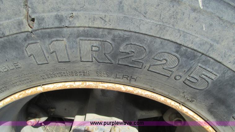 image for item I3089 1987 Ford LT8000 mixer truck