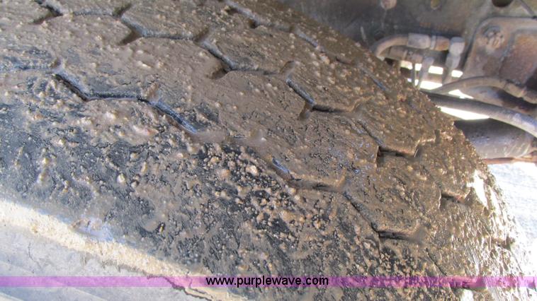 image for item I3089 1987 Ford LT8000 mixer truck