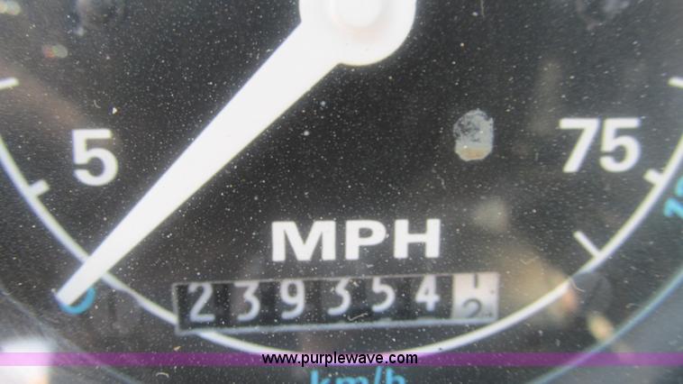 image for item I3089 1987 Ford LT8000 mixer truck