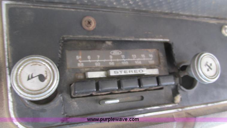 image for item I3089 1987 Ford LT8000 mixer truck