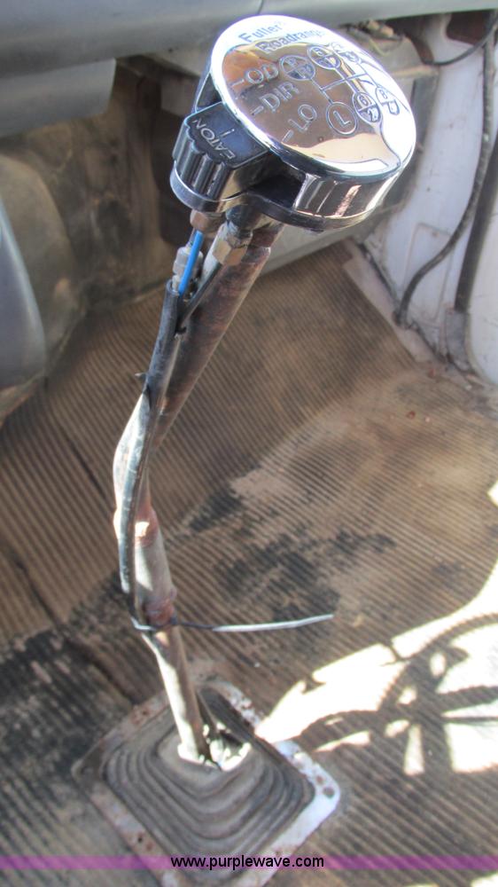 image for item I3089 1987 Ford LT8000 mixer truck