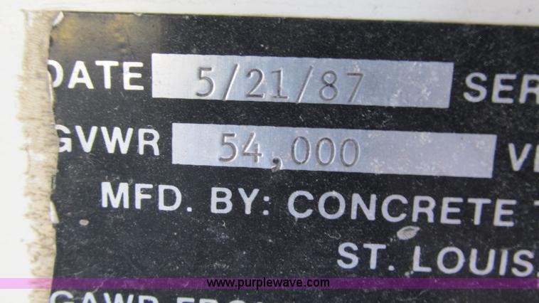 image for item I3089 1987 Ford LT8000 mixer truck