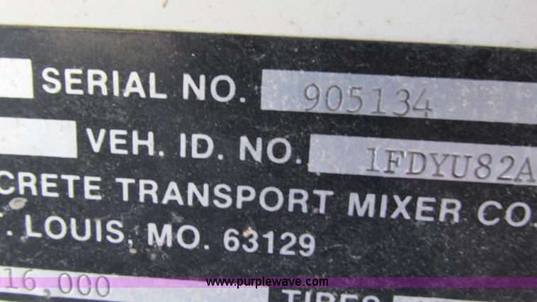 image for item I3089 1987 Ford LT8000 mixer truck