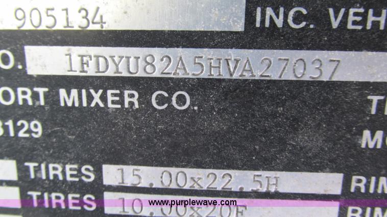 image for item I3089 1987 Ford LT8000 mixer truck