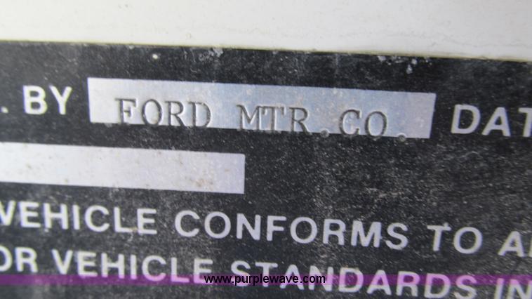 image for item I3089 1987 Ford LT8000 mixer truck