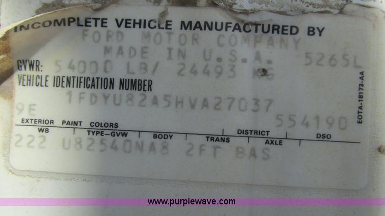 image for item I3089 1987 Ford LT8000 mixer truck