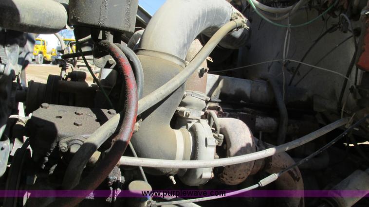 image for item I3089 1987 Ford LT8000 mixer truck
