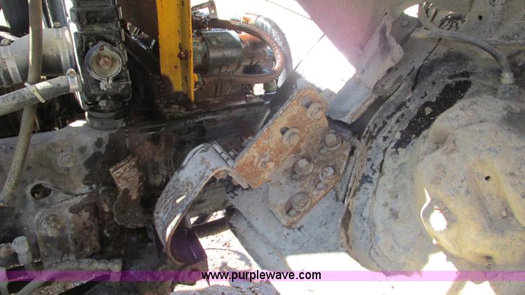 image for item I3089 1987 Ford LT8000 mixer truck