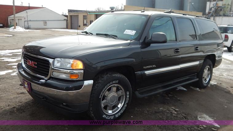 image for item I5053 2005 GMC Yukon 1500 XL SUV
