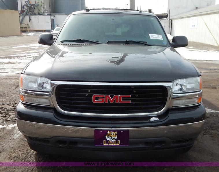 image for item I5053 2005 GMC Yukon 1500 XL SUV