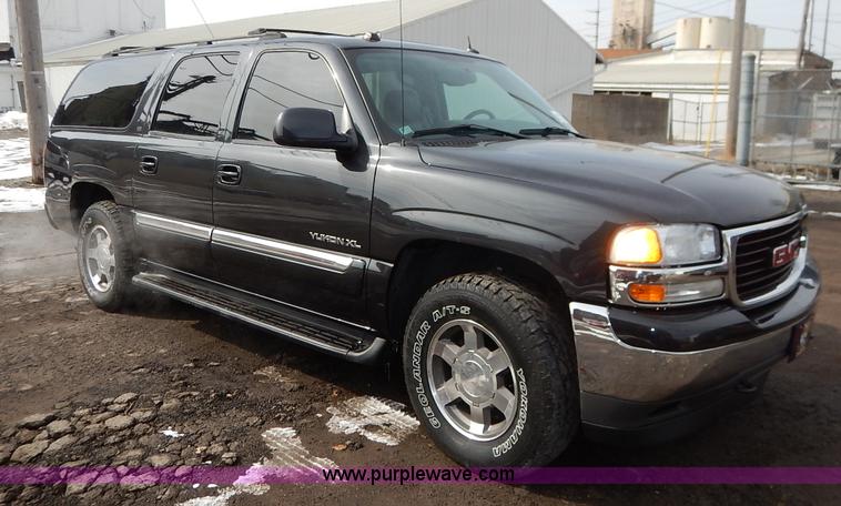 image for item I5053 2005 GMC Yukon 1500 XL SUV