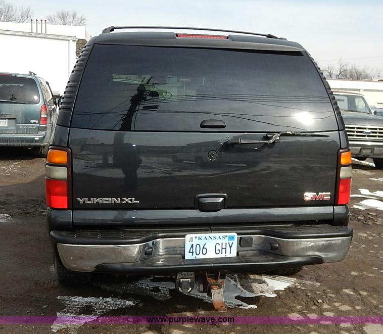 image for item I5053 2005 GMC Yukon 1500 XL SUV