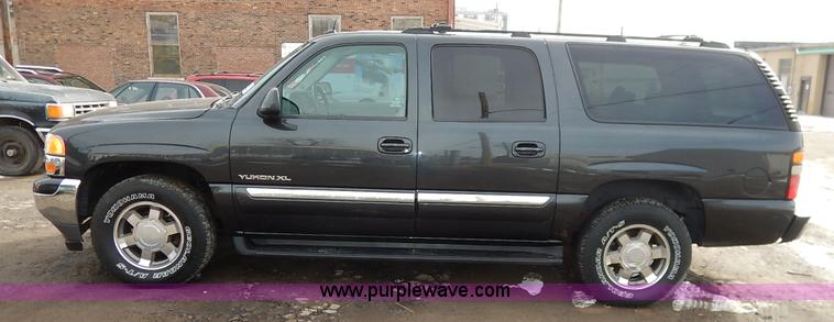 image for item I5053 2005 GMC Yukon 1500 XL SUV