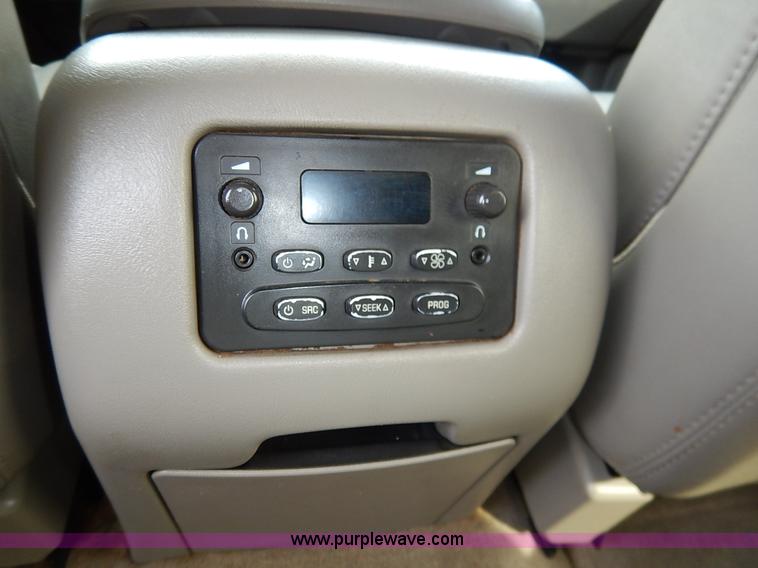 image for item I5053 2005 GMC Yukon 1500 XL SUV