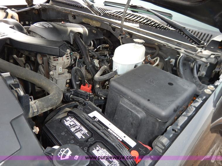 image for item I5053 2005 GMC Yukon 1500 XL SUV