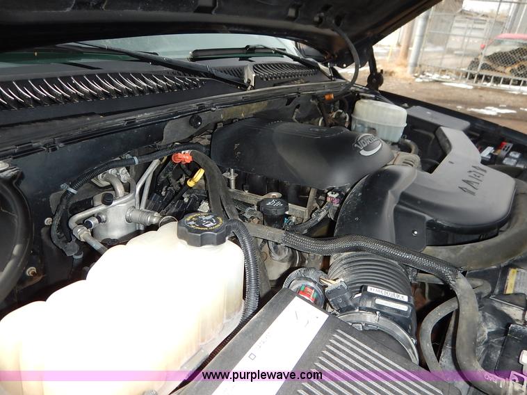 image for item I5053 2005 GMC Yukon 1500 XL SUV