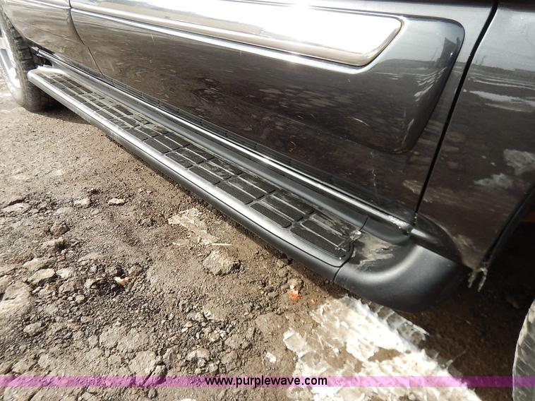 image for item I5053 2005 GMC Yukon 1500 XL SUV